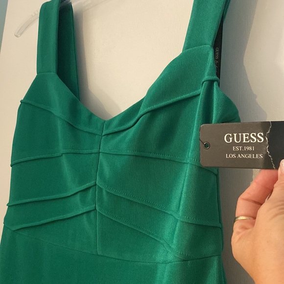 Gorgeous GUESS Evergreen fitted dress✨💚✨ - Picture 2 of 5